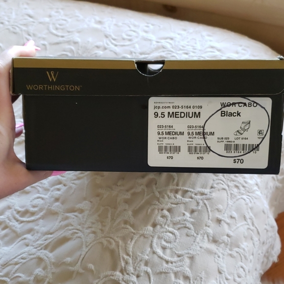 NWT Worthington Black Suede with Silver Detail - Picture 4 of 8